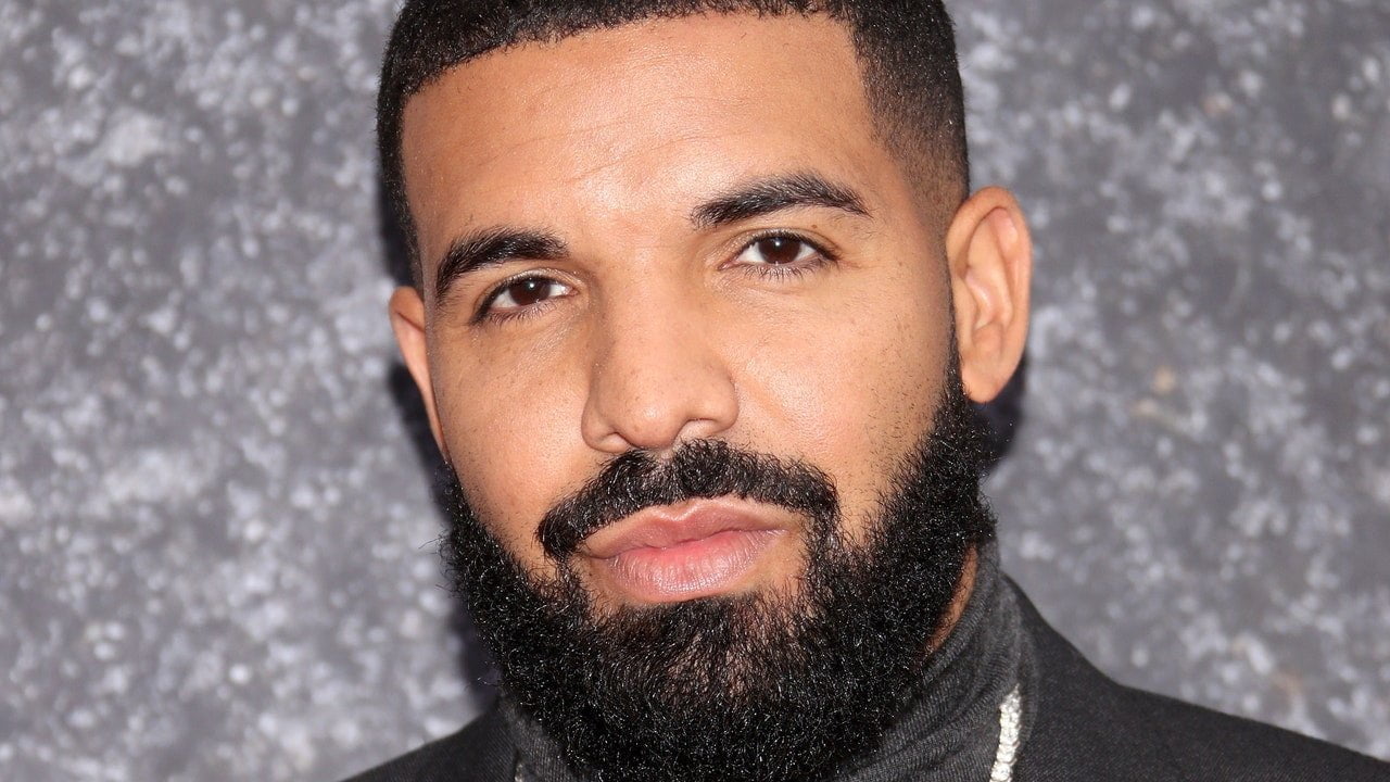 Drake poartă bijuterii vechi Pharrell Williams în valoare de 2,6 milioane de dolari