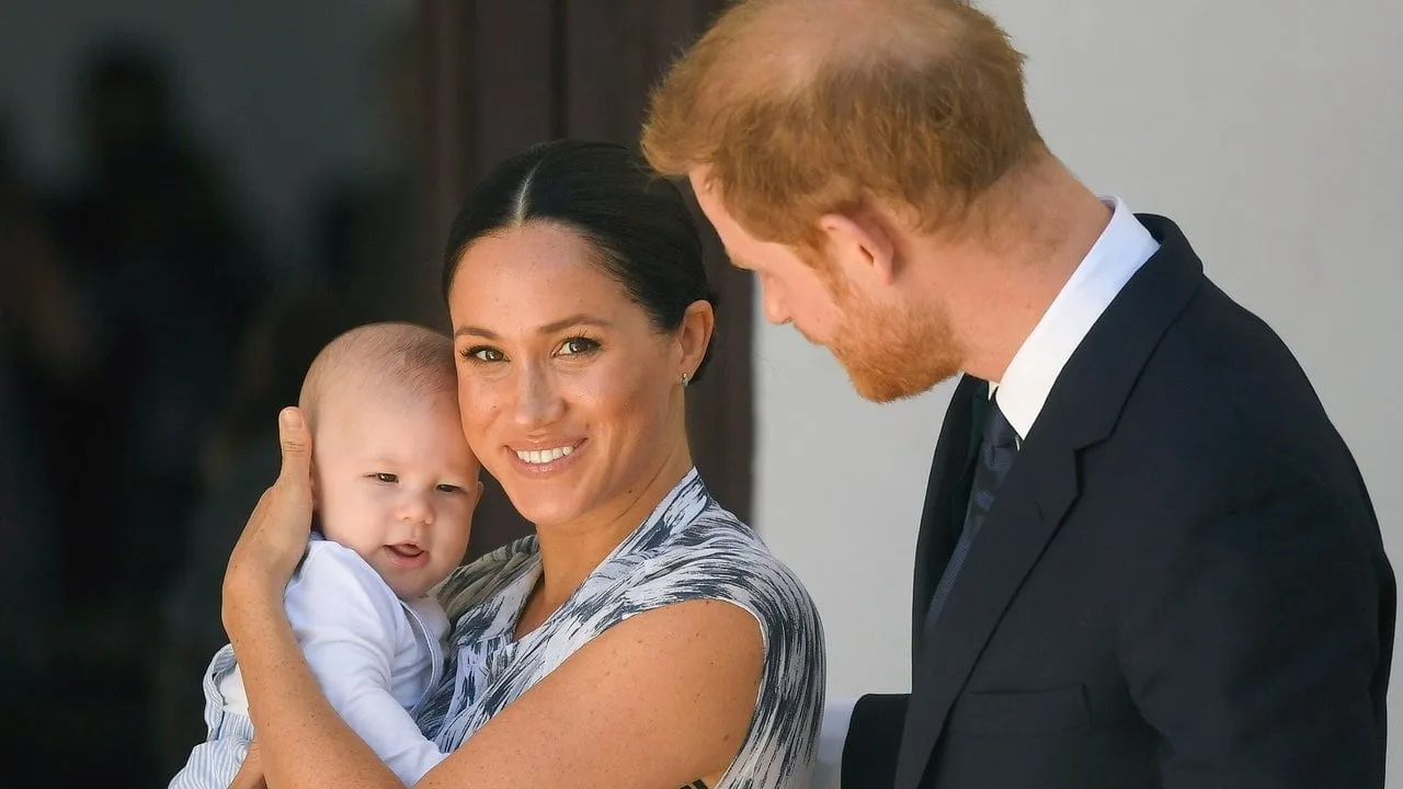Prințul Harry „nu și-ar plăcea nimic mai mult” decât ca Archie și Lilibet „să aibă aventuri” cu mai mulți membri ai familiei regale