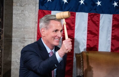 Să recunoaștem: Kevin McCarthy este înnebunit