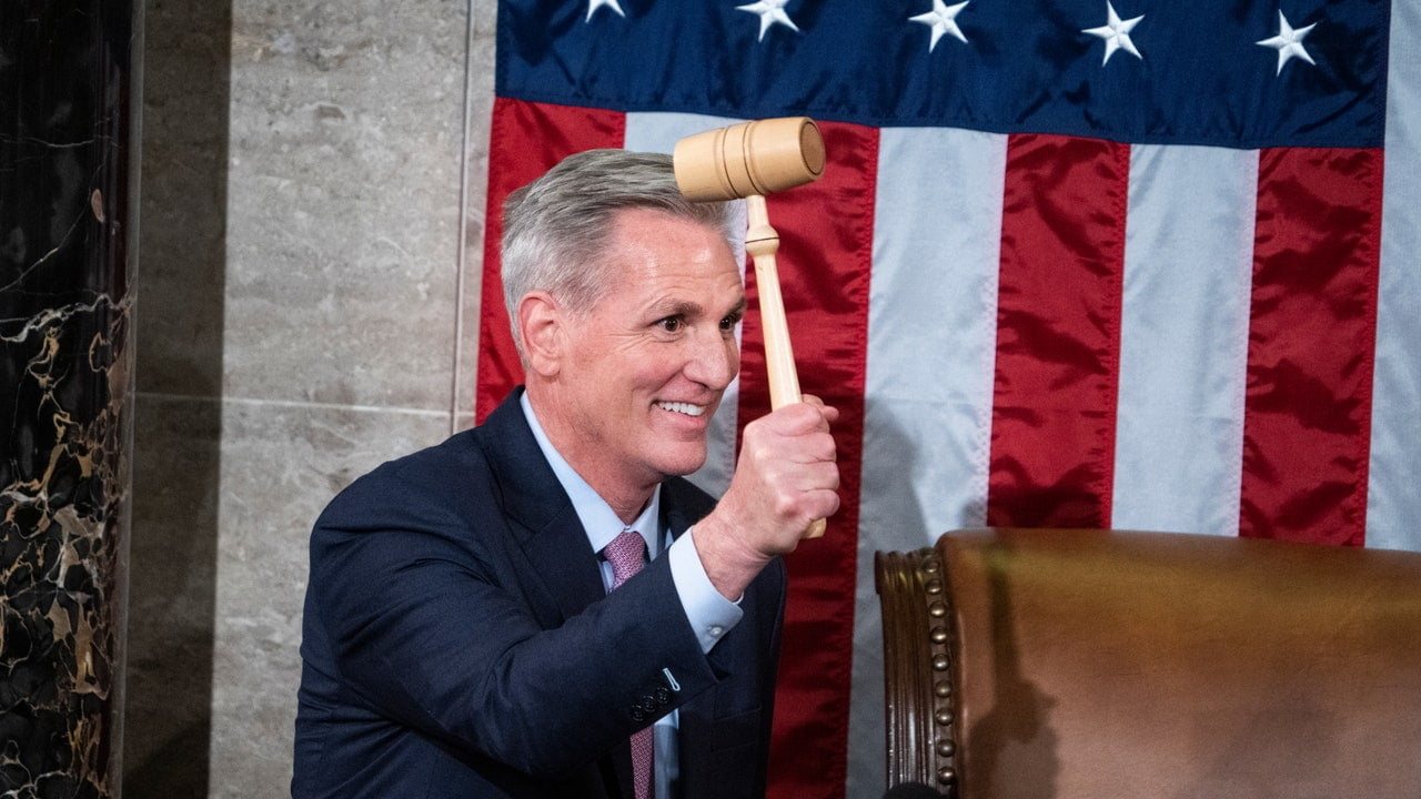 Să recunoaștem: Kevin McCarthy este înnebunit