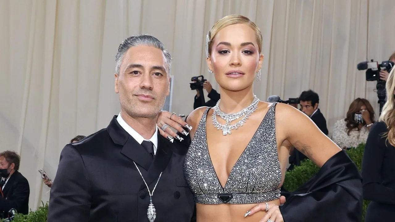 Rita Ora și Taika Waititi sunt, într-adevăr, căsătoriți