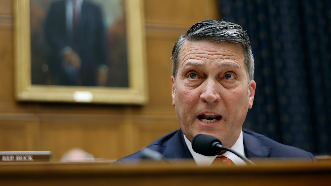 Reprezentantul GOP Ronny Jackson aruncă niște prostii ridicole despre perspectiva de a-și pierde aragazul
