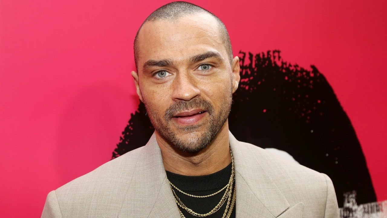 Starul „Grey’s Anatomy” Jesse Williams vorbește despre viață la 11 ani după serialul de succes: „Abia îmi încep cariera”