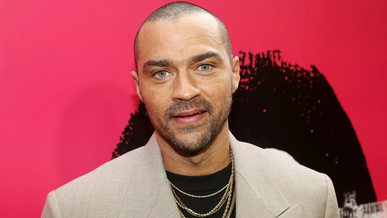 Starul „Grey’s Anatomy” Jesse Williams vorbește despre viață la 11 ani după serialul de succes: „Abia îmi încep cariera”