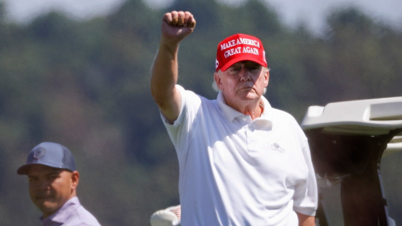 Trump susține că victoria la un turneu de golf la care se pare că a trișat îl face apt pentru a fi președinte