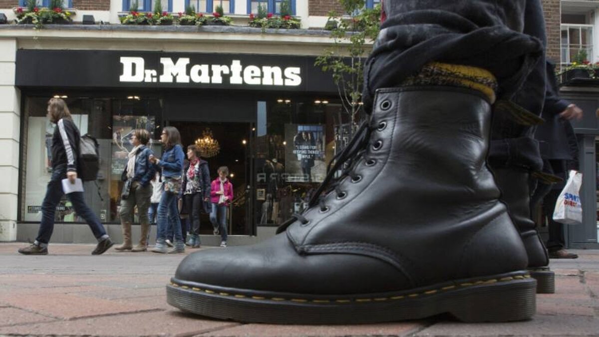 Dr Martens avertizează cu privire la venituri mai mici în urma blocajului din Los Angeles
