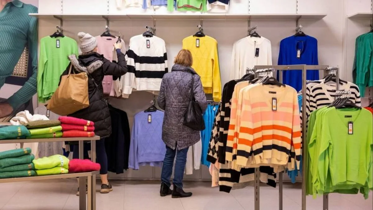 Vânzările de îmbrăcăminte M&S au atins apogeul de Crăciun după ani de suferință