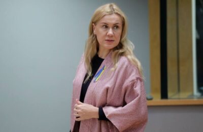 Bruxelles plănuiește o revizuire a pieței de energie pentru a reduce costul surselor regenerabile