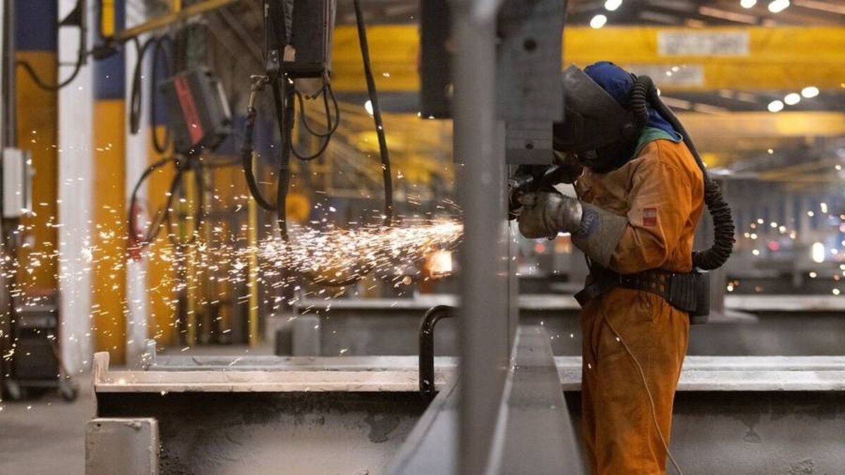 Producătorii britanici lansează avertismente cu privire la reducerea sprijinului energetic