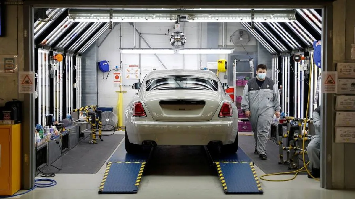 Vânzările de mașini Rolls-Royce au atins un record de 119 ani, deoarece SUA conduce cererea