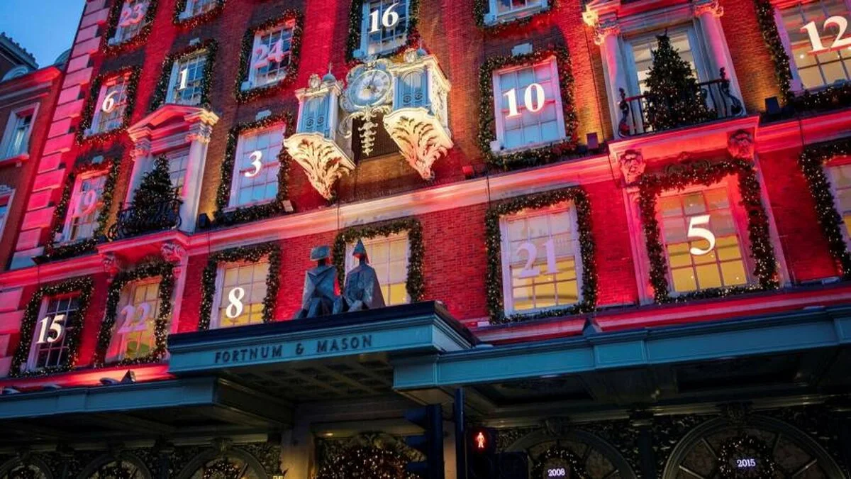 Fortnum & Mason revine la profit pe măsură ce clienții se întorc în magazine