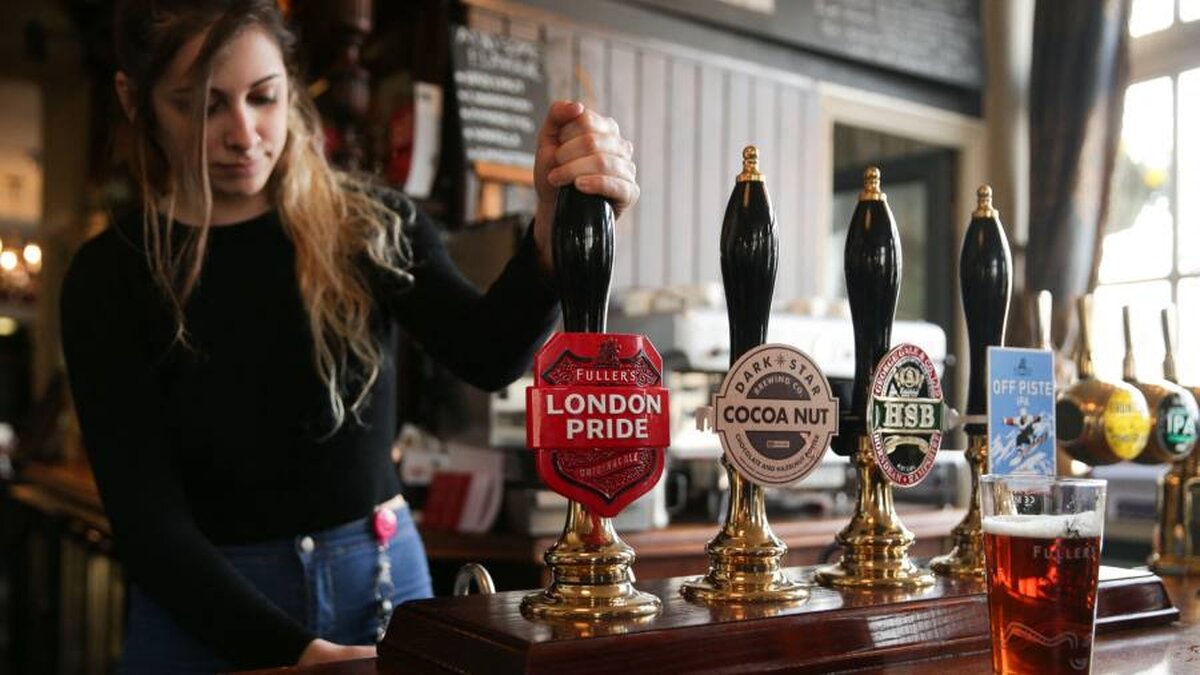 Grupul de pub Fuller, Smith & Turner dă vina pe grevele feroviare din Marea Britanie pentru că au afectat vânzările