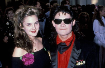 Drew Barrymore și Corey Feldman își amintesc că Steven Spielberg i-a stabilit la o întâlnire
