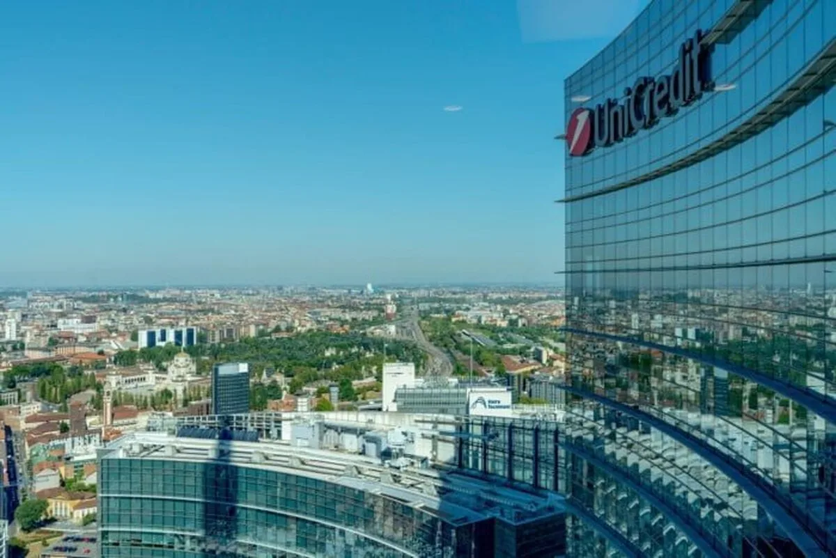 CEO-ul UniCredit, Orcel, reduce factura consultanților
