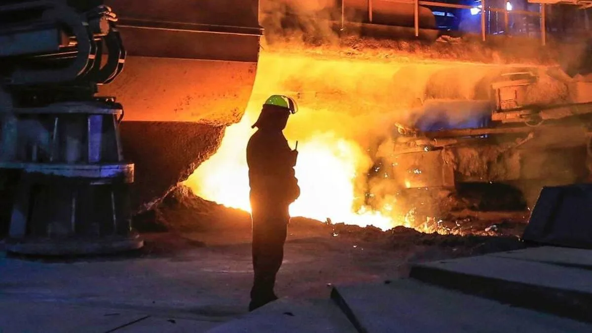 Jeremy Hunt ia în considerare salvarea contribuabililor din furnalele British Steel