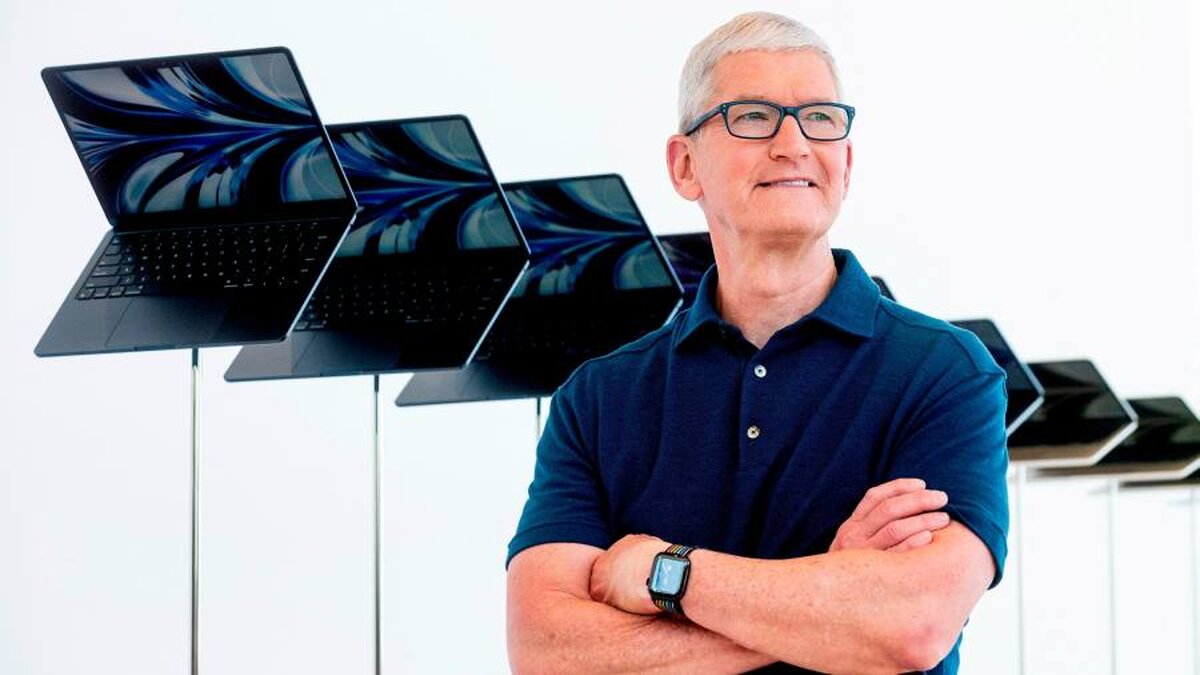 Valoarea de piață a Apple scade sub 2.000 de miliarde de dolari, pe măsură ce derularea tehnologiei îl lovește pe producătorul de iPhone