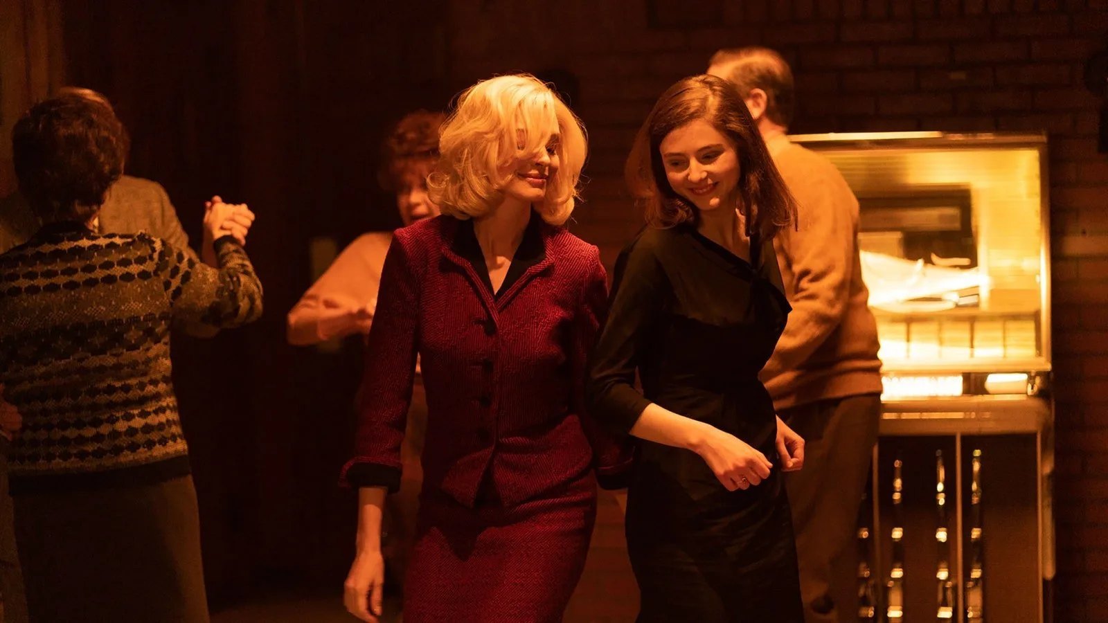 În interiorul filmului Sundance al Ottessei Moshfegh, „Eileen”, cu Anne Hathaway în rol principal