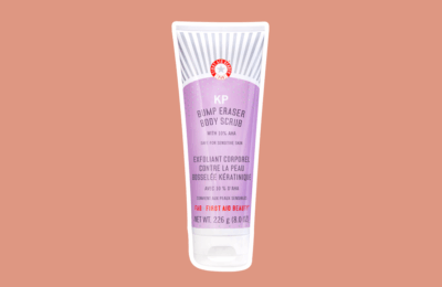First Aid Beauty KP Loțiune de corp netezitoare cu 10% AHA – Recenzie