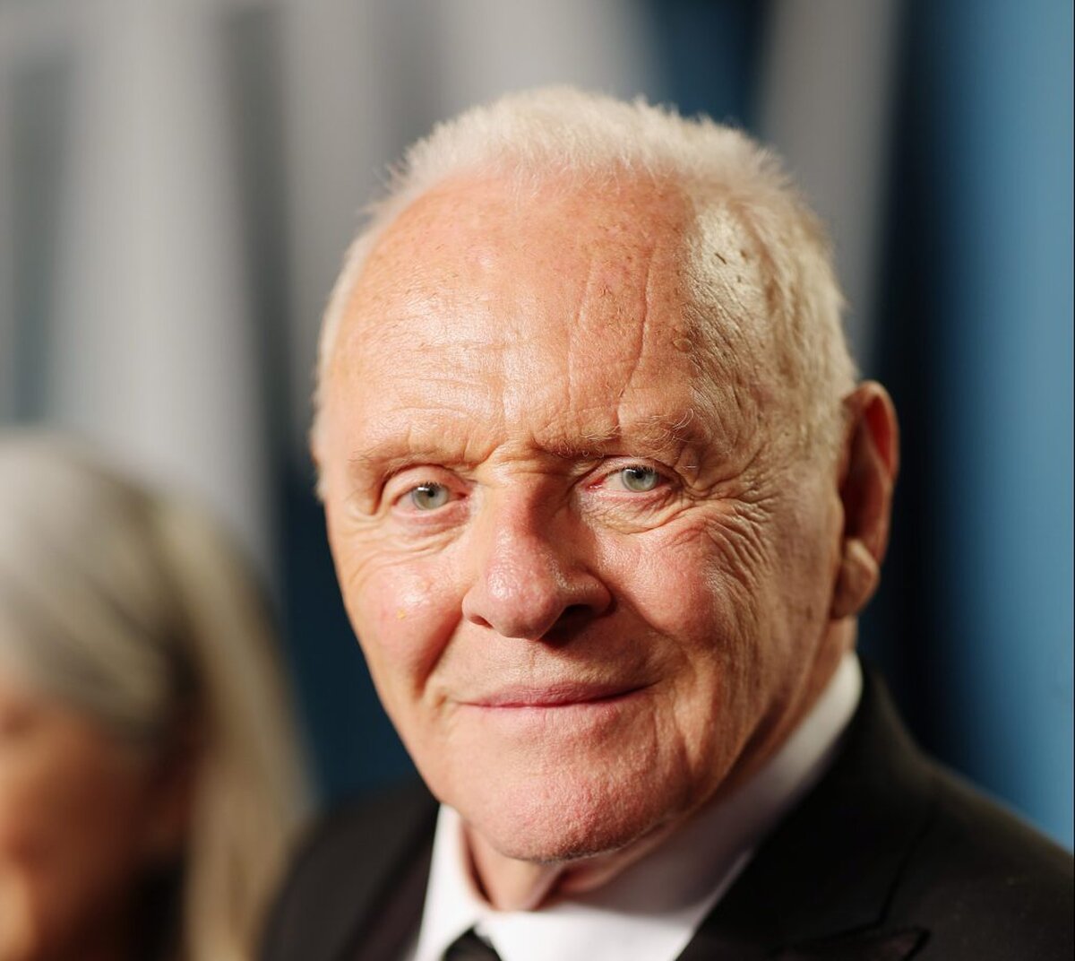 Anthony Hopkins inspiră speranță prin sărbătorirea online a aniversării sale de sobrietate – News24