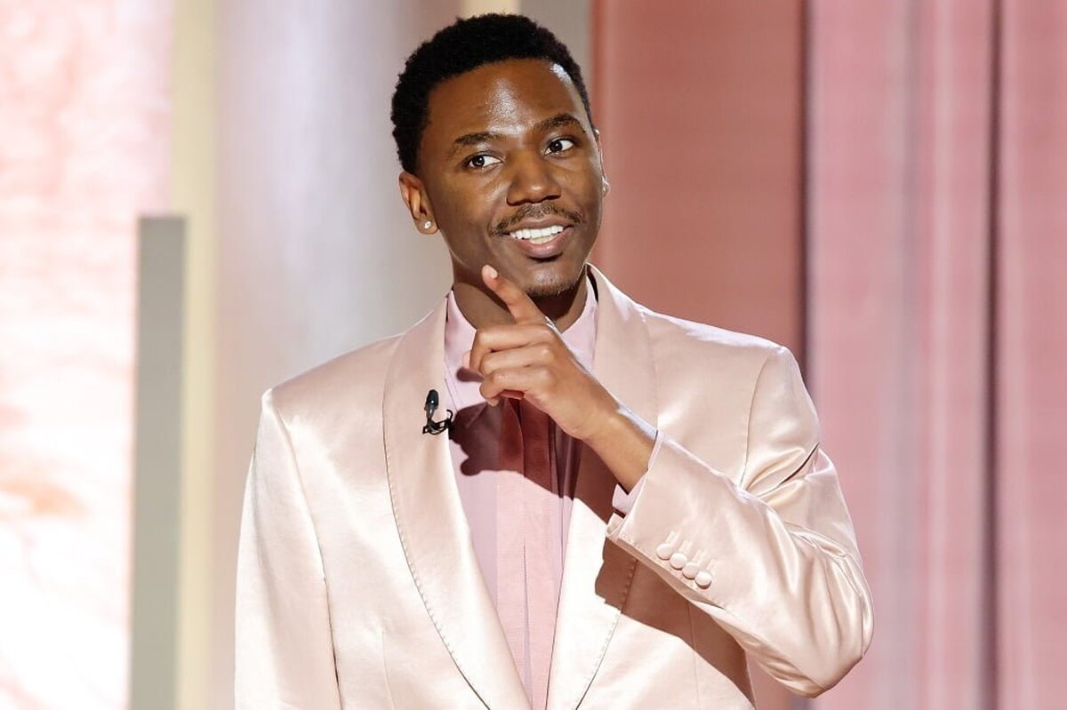 Gazda Globului de Aur, Jerrod Carmichael, își bate joc de Scientology și de Tom Cruise – News24