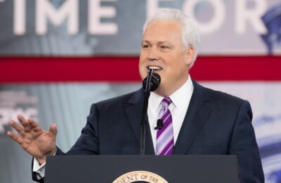 Aliatul lui Trump și licențiatorul de hărțuire sexuală, Matt Schlapp, este acuzat că îi bâjbește pe angajații GOP