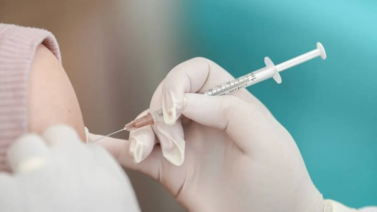 Banca chineză încearcă să atragă clienți bogați cu vaccinuri ARNm