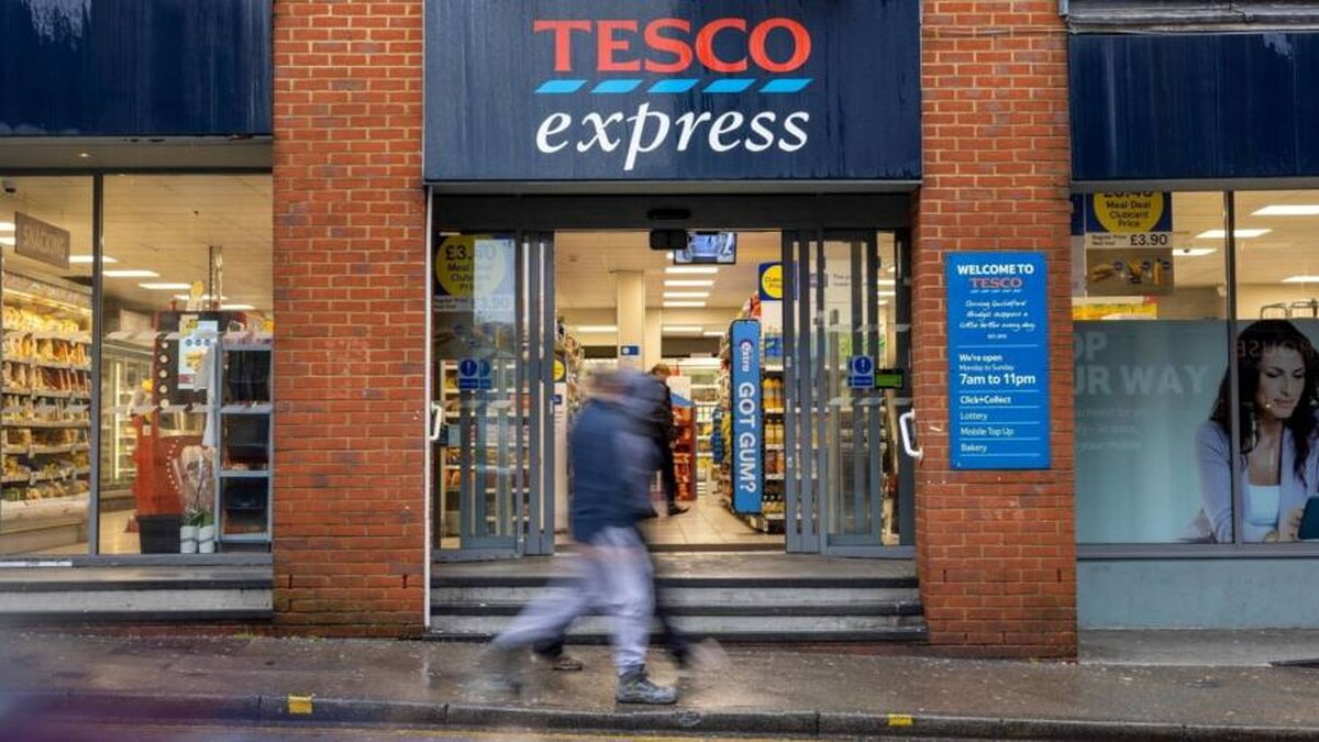 Cronica investitorilor: Tesco, J Sainsbury, Marks and Spencer