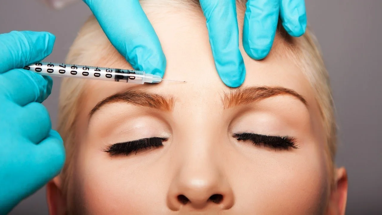 Vaccinul COVID-19 ar putea face Botoxul mai puțin eficient?  – Pentru a afla mai multe
