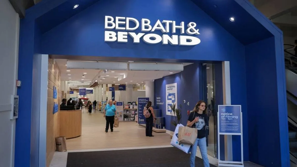 Actualizări live: Bed Bath & Beyond intră în tranzacții volatile după avertismentul de faliment