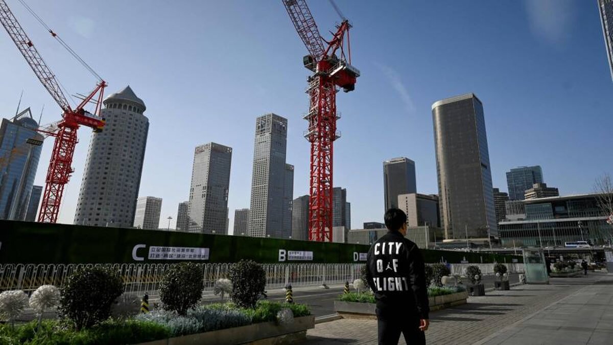 Acțiunile europene se revoltă pe măsură ce investitorii digeră date de creștere mixte din China