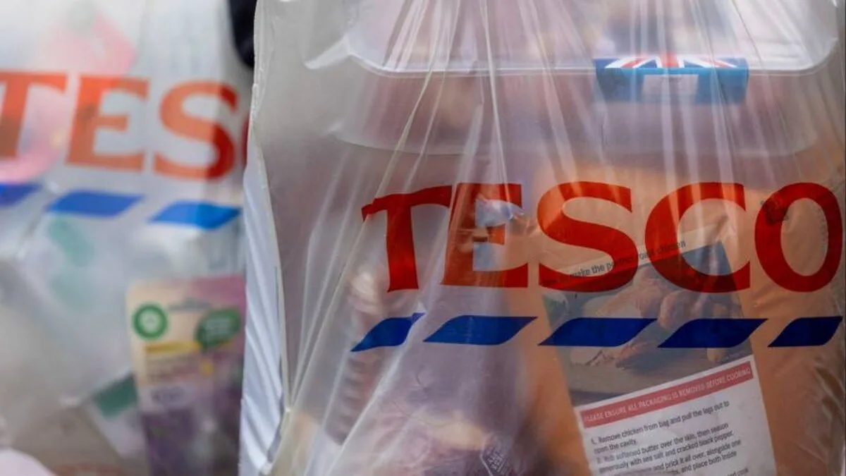 Tesco oferă o creștere a vânzărilor de sărbători, dar respectă prognoza de profit