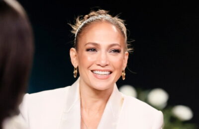 Jennifer Lopez a adus un mare moment Tendril la ultimul ei turneu de presă – Vezi fotografiile