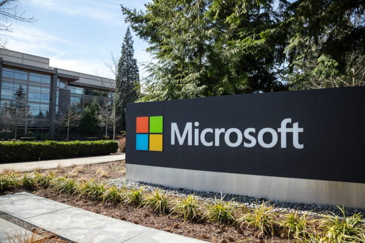 Microsoft reduce 10.000 de locuri de muncă în calitate de companii de tehnologie, inclusiv Amazon și Salesforce