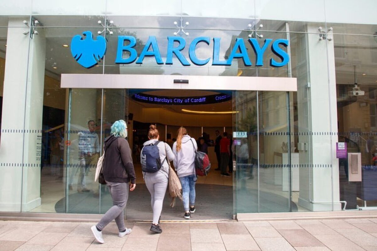 Barclays „poduri bancare” vor apărea în centrele comerciale