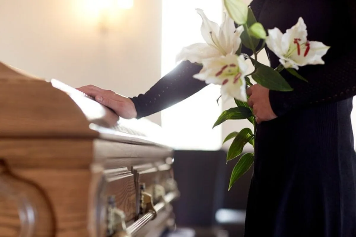 Clienții ar putea pierde 11 milioane de lire sterline după prăbușirea One Life Funeral Planning