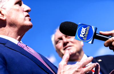 Oferta de difuzor a lui Kevin McCarthy o pune pe Fox News în război cu sine