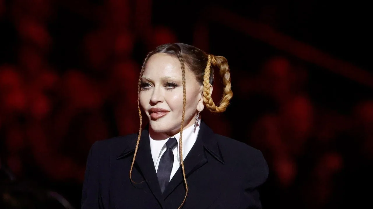Madonna respinge criticile aduse apariției sale la Grammy ca fiind „ageism și misoginism”