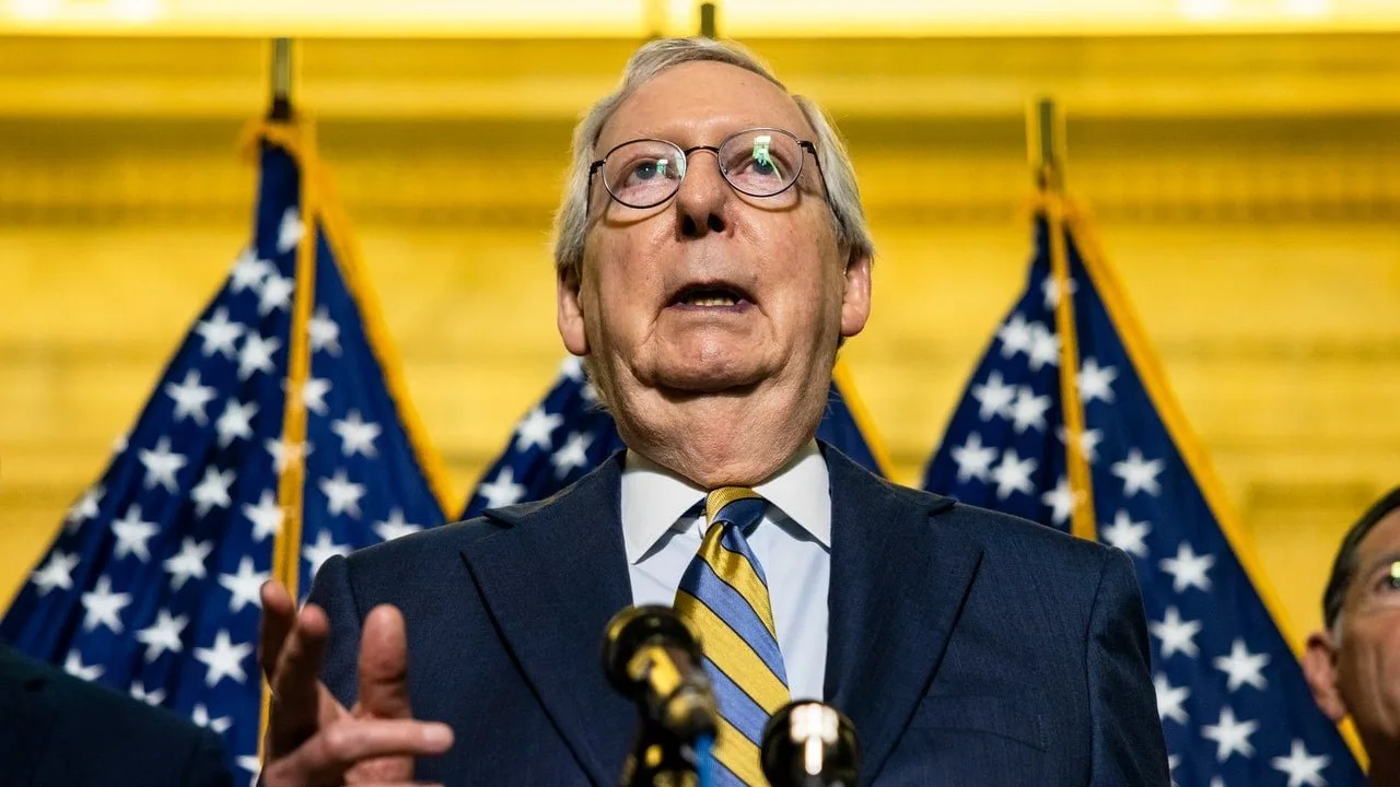 Mitch McConnell la o zi distanță de a spune că l-ar susține pe Mussolini la președinție dacă dictatorul italian ar câștiga nominalizarea republicană
