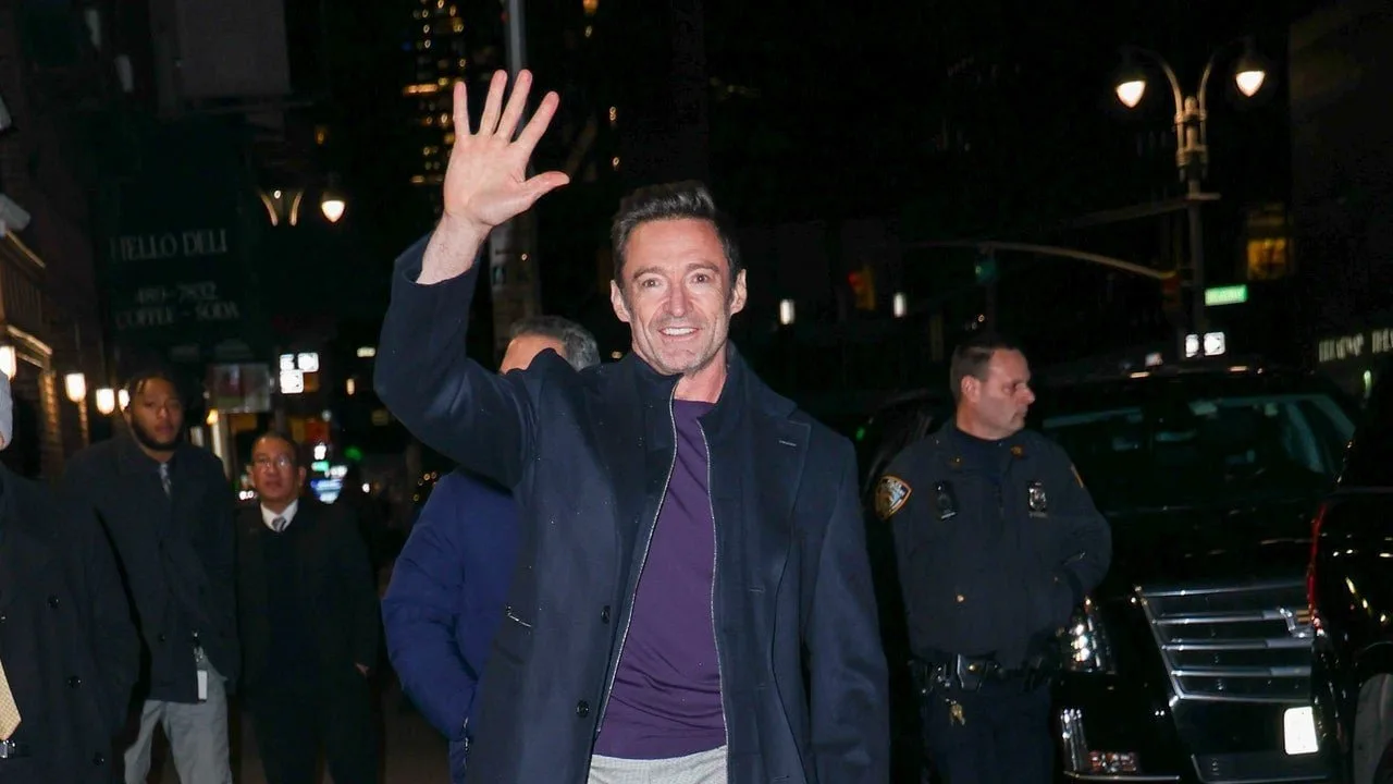 Hugh Jackman spune că anii de mârâieli Wolverine și-au pus amprenta asupra lor