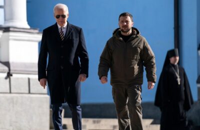 Vizita surpriză a lui Biden în Ucraina transmite un mesaj: Ignorați-i pe cei care urăsc MAGA