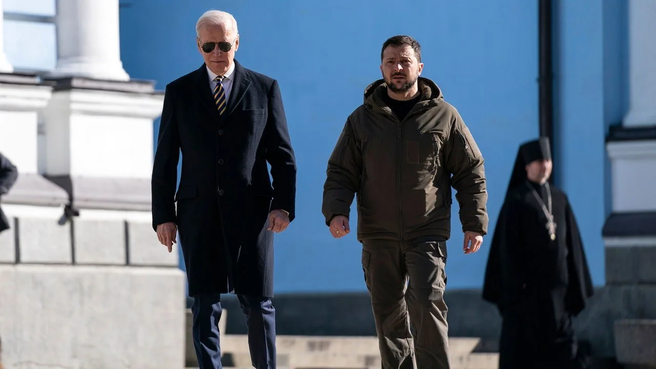 Vizita surpriză a lui Biden în Ucraina transmite un mesaj: Ignorați-i pe cei care urăsc MAGA