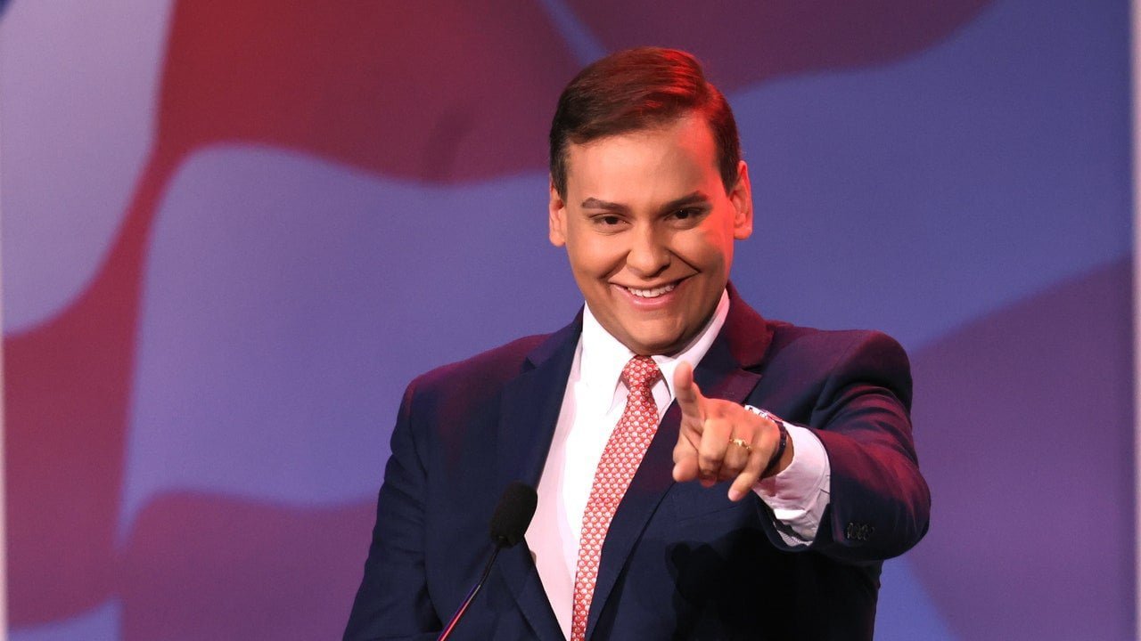 O execuție în bandă, Pleading the 5th, Justiție pentru un câine mort: Împotriva tuturor șanselor, povestea lui George Santos a devenit și mai bizară