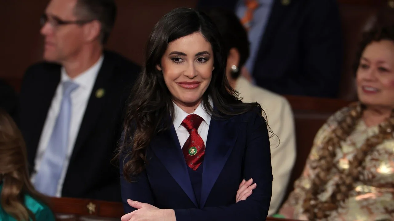 În timp ce își revendică moștenirea evreiască, Anna Paulina Luna a uitat să-și menționeze bunicul nazist