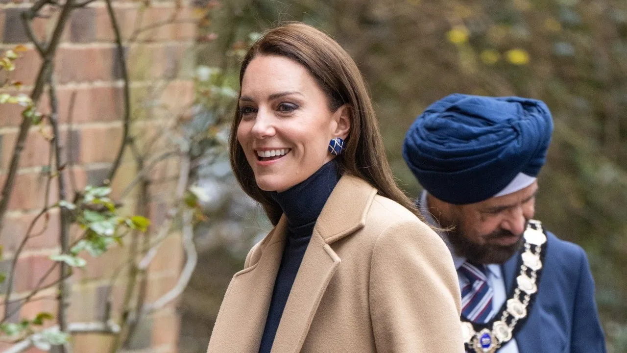 Prințesa Kate sărbătorește Mardi Gras făcând clătite cu rezidenții unui azil de bătrâni