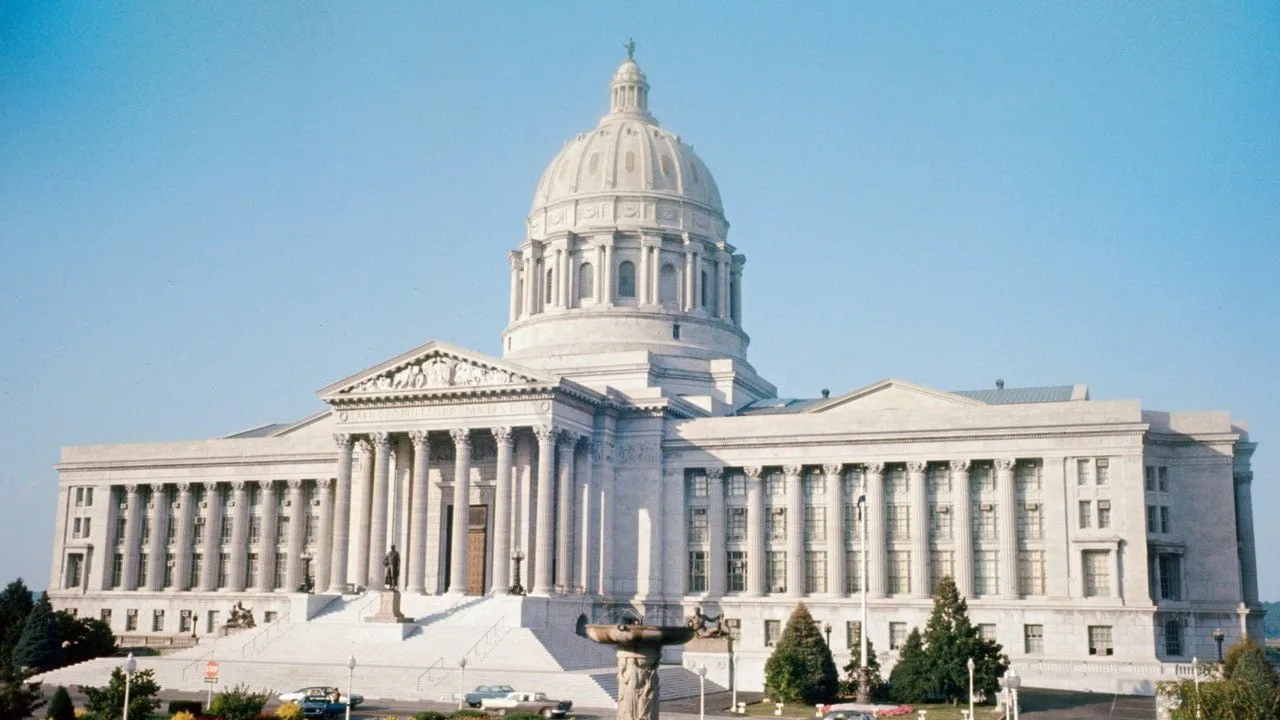Republicanii din Missouri votează pentru afirmarea drepturilor copiilor mici de a purta arme de foc pe stradă