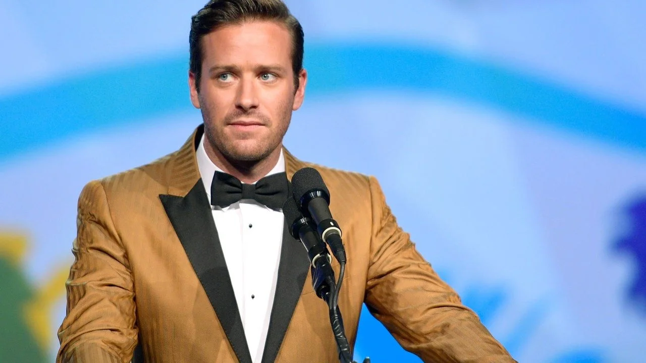 Armie Hammer vorbește despre acuzațiile de viol, acuzațiile de abuz, decăderea carierei și istoria familiei