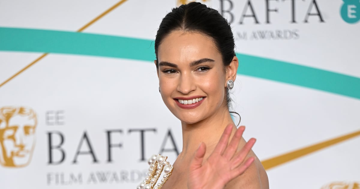 Rochia plonjată a lui Lily James, de la Tamara Ralph, la gala BAFTA 2023