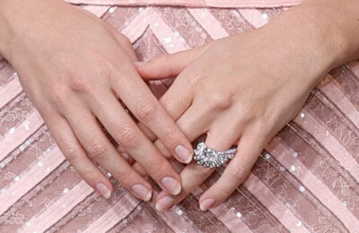 O spunem noi: Unghiile „Naked Disco” vor fi cea mai mare tendință de manichiură a primăverii – Vezi poze