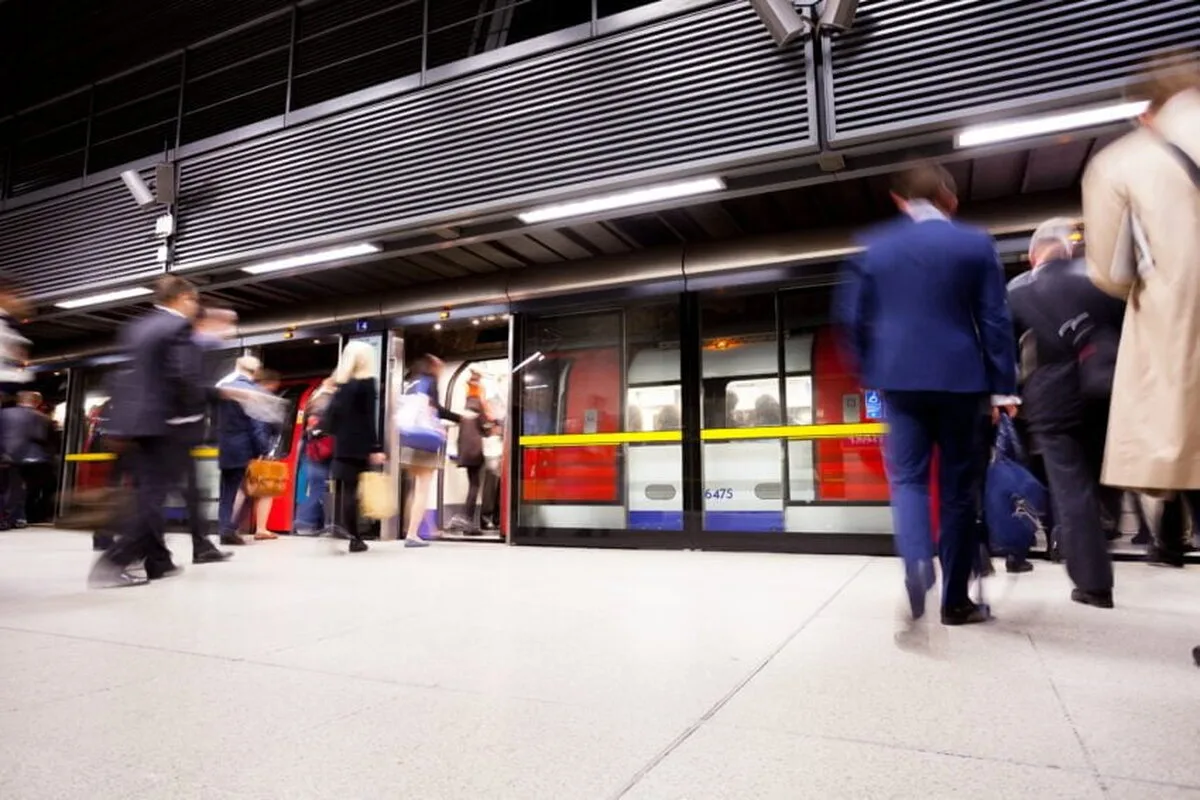 Șoferii de la metroul londonez vor intra în grevă pe 15 martie