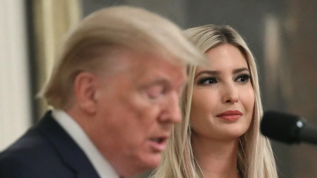 Ivanka Trump insinuează în mod stânjenitor că frații și tatăl ei ar fi comis fraude la Trump Org.